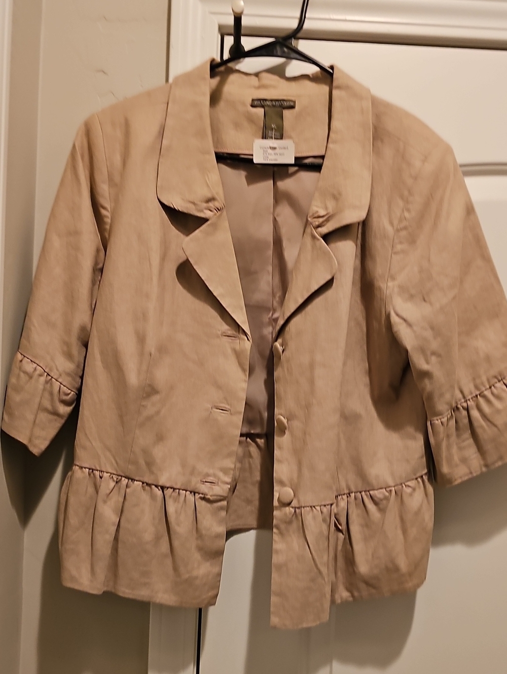 Hillard & Hanson Light Beige Ruffle-Hem Blazer